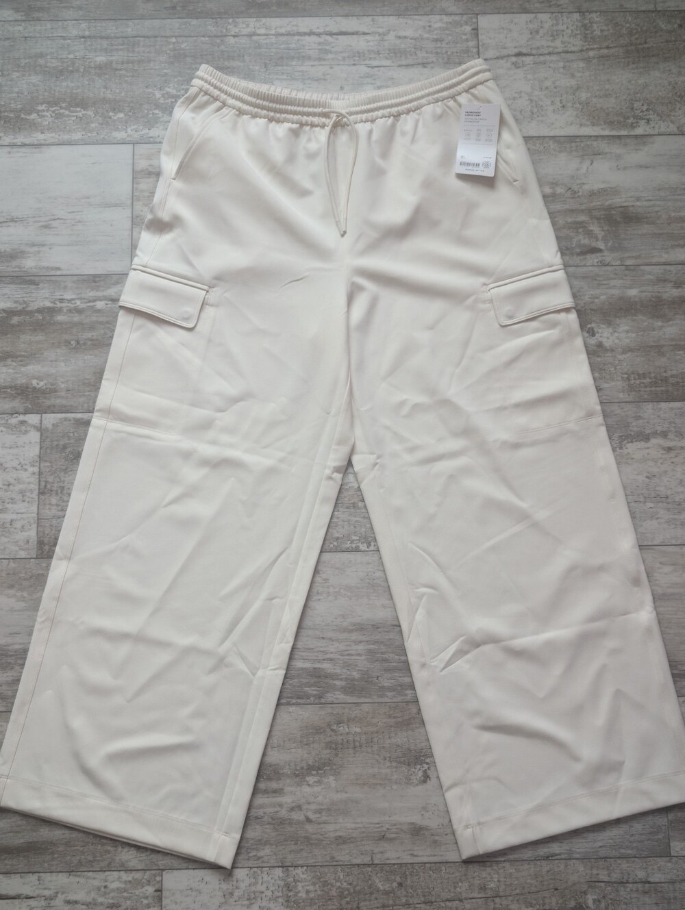 Athleta Wide-Leg Promenade Cargo Jogger Pants in Off-White